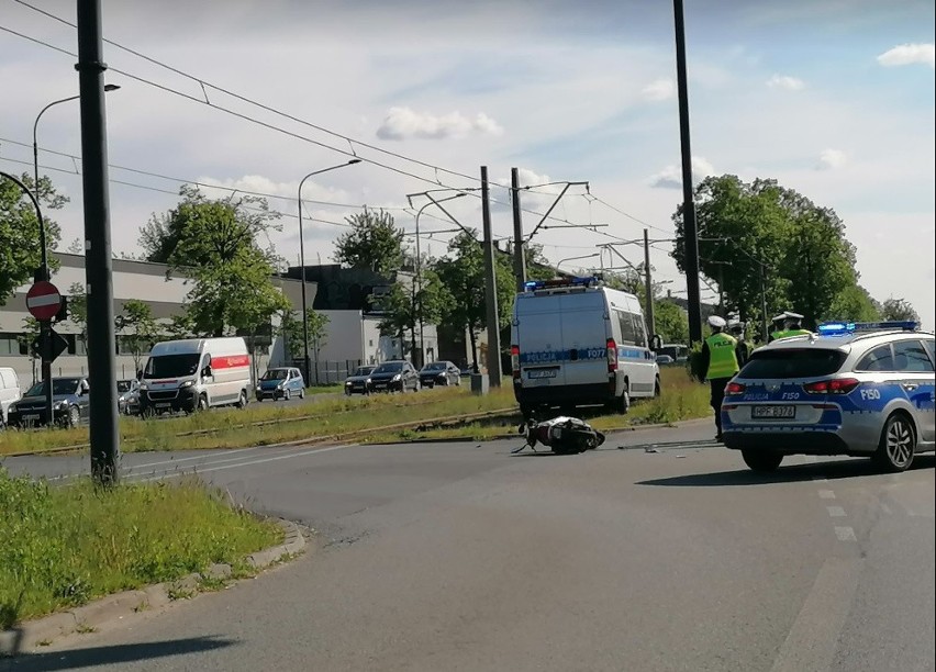 Przed godziną 17 na ul. Pabianickiej doszło do wypadku, w...