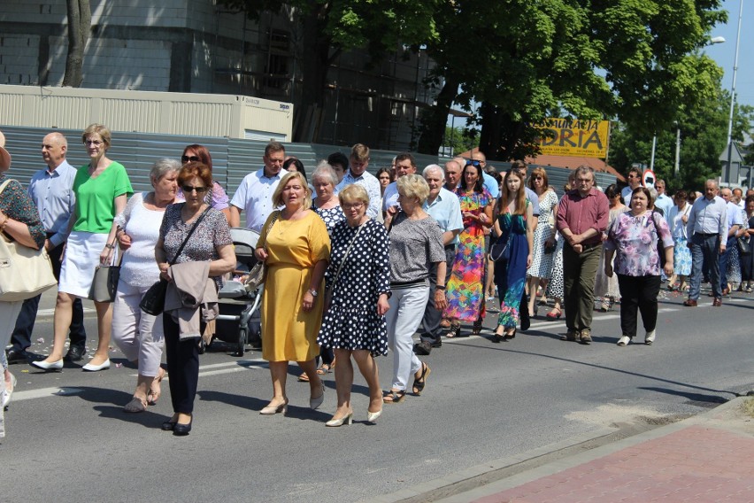 Boże Ciało 2023 w parafii Świętej Trójcy w Belsku Dużym. Tłumy wiernych. Zobaczcie zdjęcia