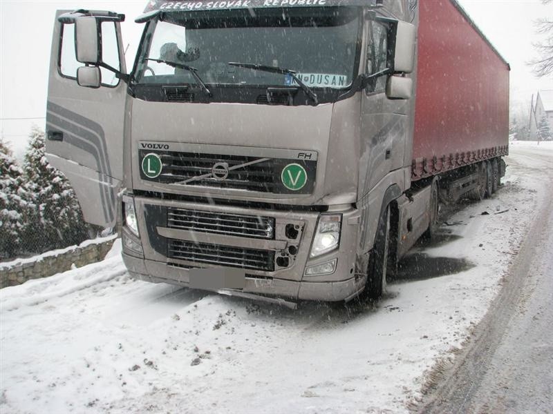 Renault zderzylo sie z volvo