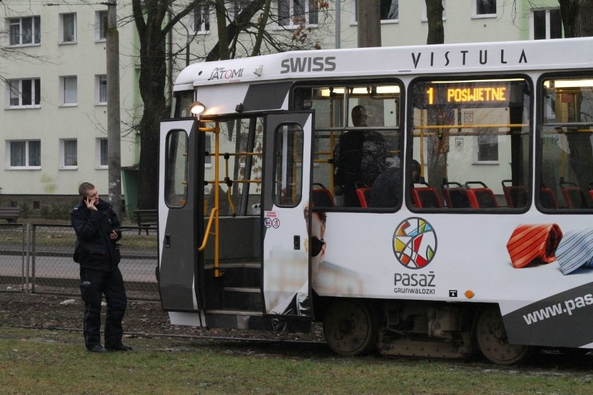 Pasażer wybił szybę w tramwaju na pętli Biskupin