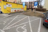 Nie wszystkie miejsca parkingowe dla osób niepełnosprawnych są w Toruniu oznakowane zgodnie z przepisami