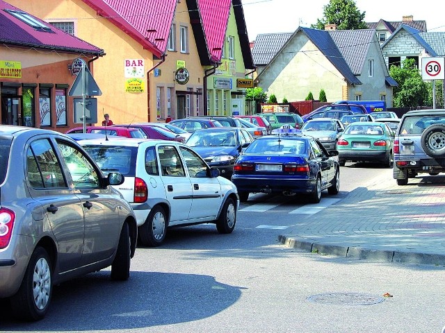 Mieszkańcy Staszica narzekają, że przez ulicę trudno przejść