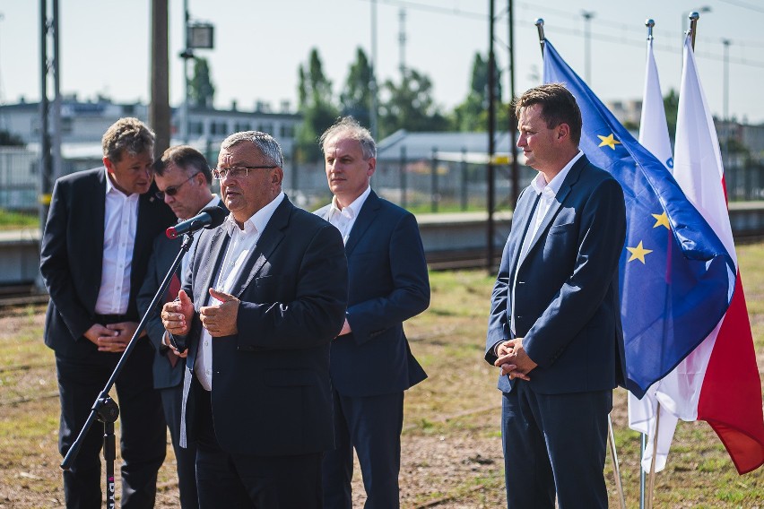 Port Gdańsk. Rozpoczęły się prace nad rozbudową infrastruktury kolejowej do portu [zdjęcia]