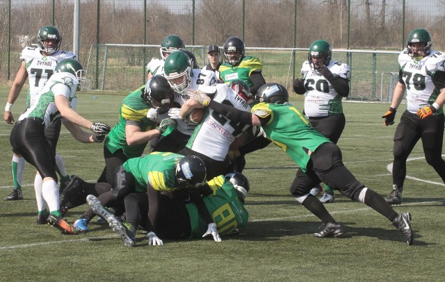 W pierwszym meczu Green Ducks Radom pokonali Tytanów Lublin u siebie.