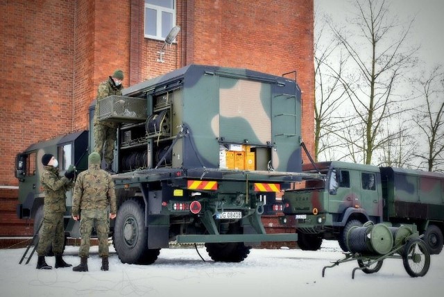 Żołnierze z Sieradza nawiązywali łączność satelitarną