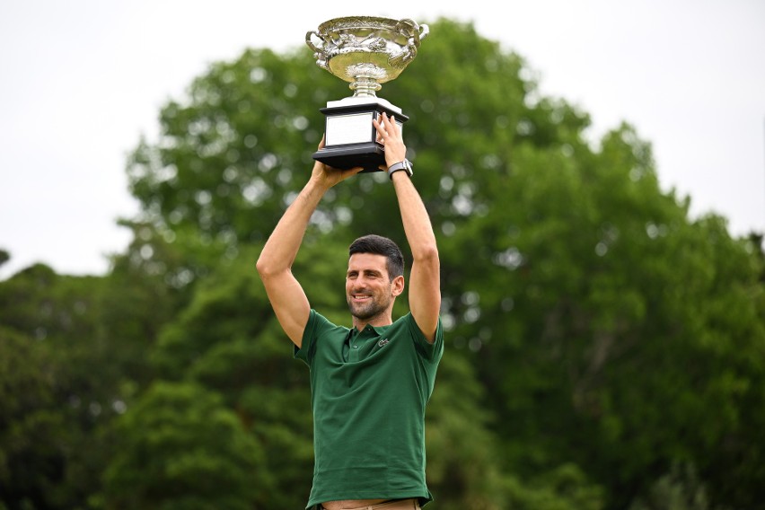 Novak Djokovic nie mógł poświętować po zwycięstwie w finale AO. Zrobi to dopiero po powrocie do Europy