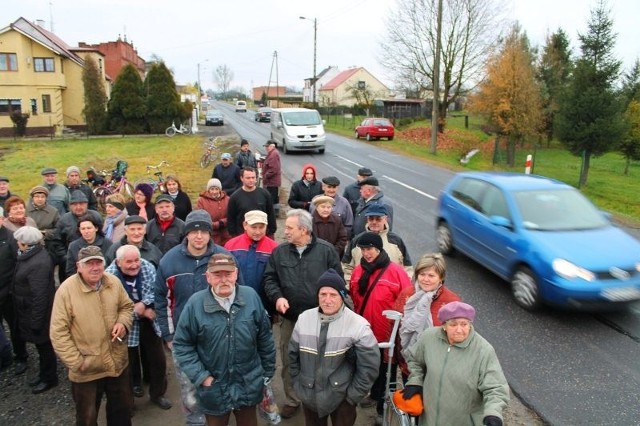 Miejscowi zapowiadają, że jeżeli ich prośby nie zostaną wysłuchane, to są gotowi w ramach protestu wyjść na ulicę i zablokować ruch.