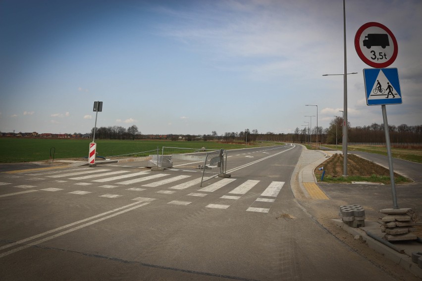 Tak wygląda odcinek obwodnicy Leśnicy od ulicy Średzkiej do...