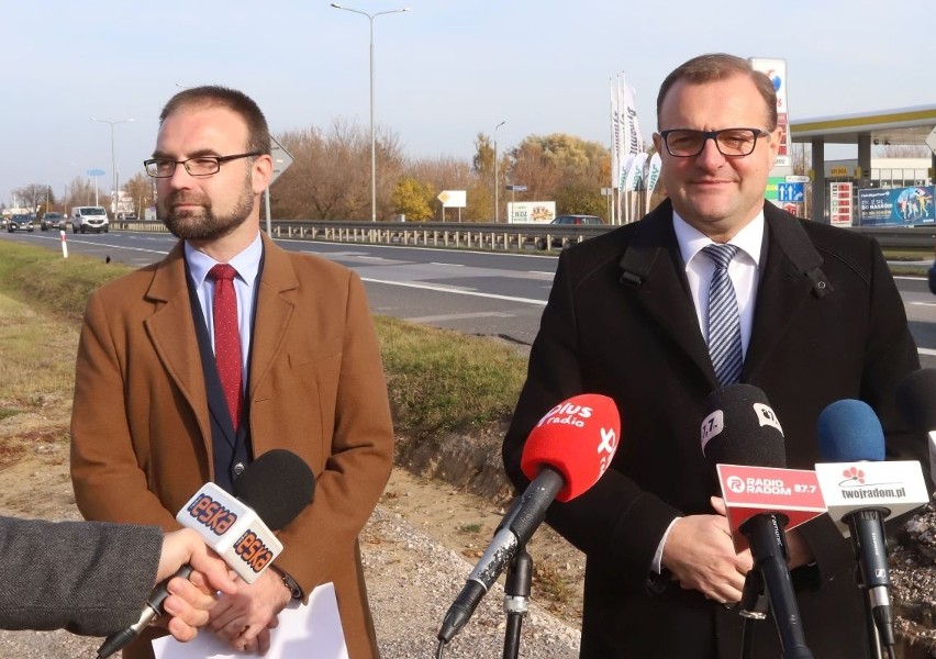 Radosław Witkowski, prezydent Radomia (z prawej) i jego...
