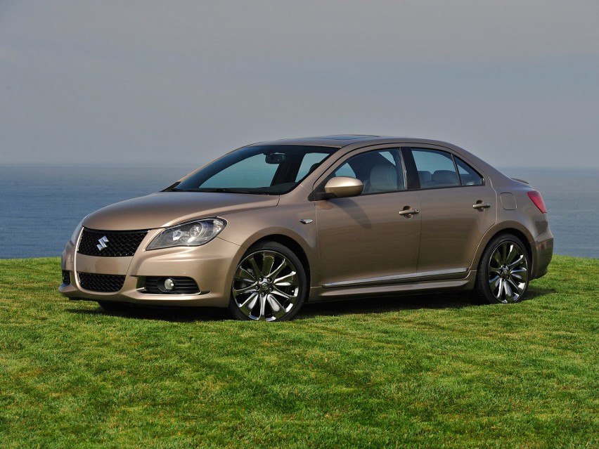 Suzuki Kizashi / Fot. Suzuki