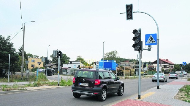 Na ulicę Turystyczną wróciły samochody, sygnalizacja świetlna nadal jednak jest wyłączona