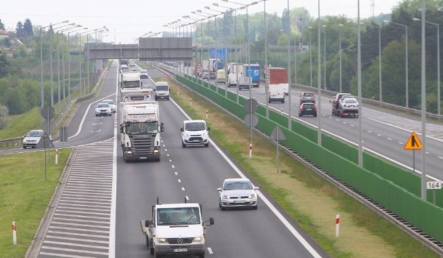 Ministerstwo Infrastruktury obiecuje poszerzyć autostradę A2 między Łodzią i Warszawą.