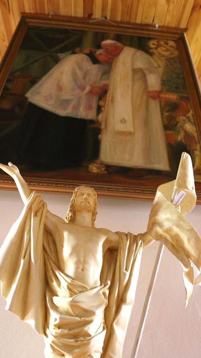 Tak wygląda muzeum zmarłego księdza Makulskiego z Waśniowa. Duchowny był oskarżany o pedofilię [ZDJĘCIA, FILM]