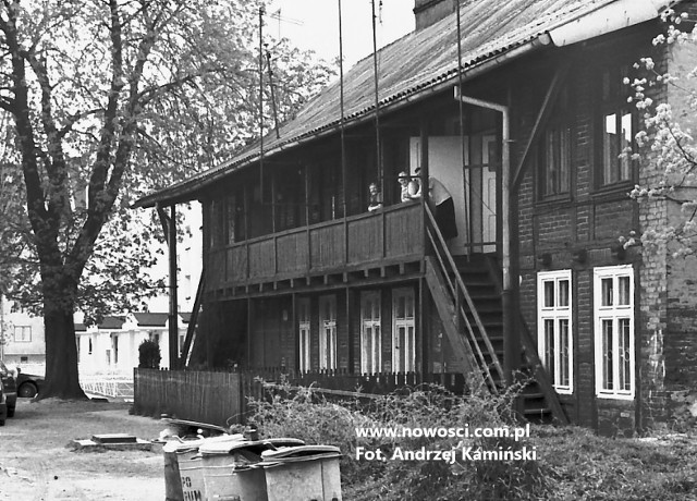 Arka Noego przy Wiązowej na zdjęciu z początku lat 90. Jan Rezmer mieszkał tutaj do 1947 roku a jego żona Marianna, która kilka lat po jego śmierci powtórnie wyszła za mąż, mieszkała tu do lat 80.