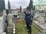 Na cmentarzu w Końskich oddali honory policjantowi poległemu na służbie