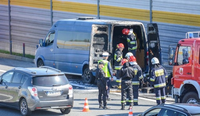 Na autostradzie A1 spłonął samochód zespołu BOKKA, który jechał na koncert w Gdańsku