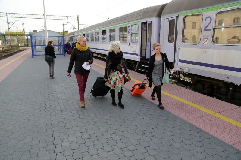 PKP zamyka tory. Od niedzieli znikają pociągi do Warszawy (zdjęcia)