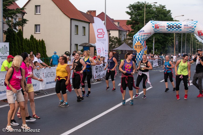 XIV Bieg o Błękitną Wstęgę Stargardu. 208 osób przebiegło 10 kilometrów na ulicy Szczecińskiej