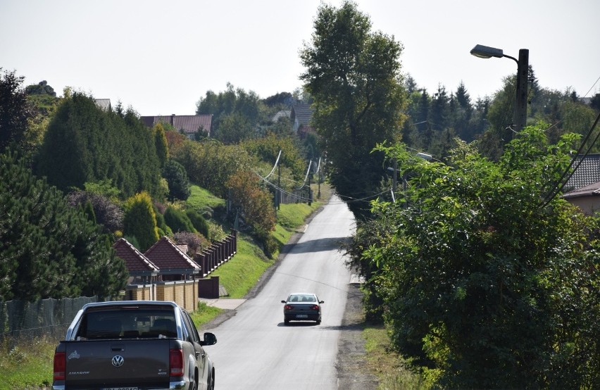 Wizytacja zmodernizowanych dróg w Jerzmanowicach, na których...