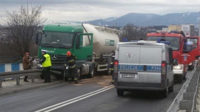 Wypadek na ulicy Katowickiej w Cieszynie, nie żyje kierowca...