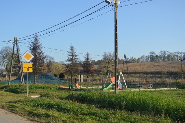 Zbiornik rekreacyjny powstałby w sąsiedztwie istniejącego placu zabaw w Szarbi
