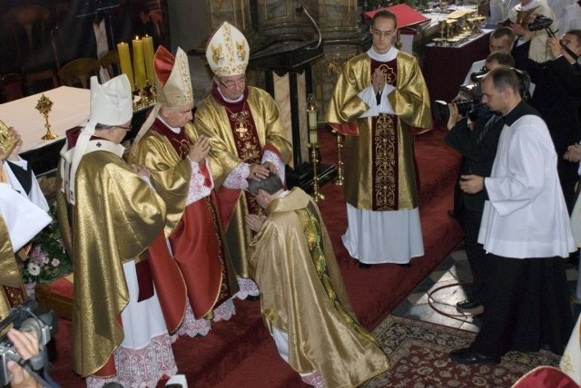 Dziękując za dar biskupiej posługi naszego Pasterza, w poniedziałek 4 lipca o godz. 17.30 zostanie odprawiona Msza Święta w Bazylice katedralnej w Sandomierzu.