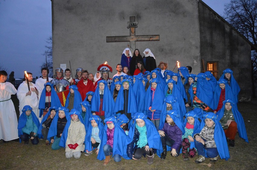 Przejmująca inscenizacja Drogi Krzyżowej w Szydłowie