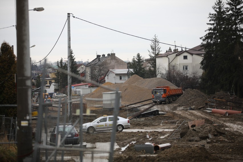 Kraków. Budowa Trasy Łagiewnickiej - beton zastąpił hałdy ziemi                         