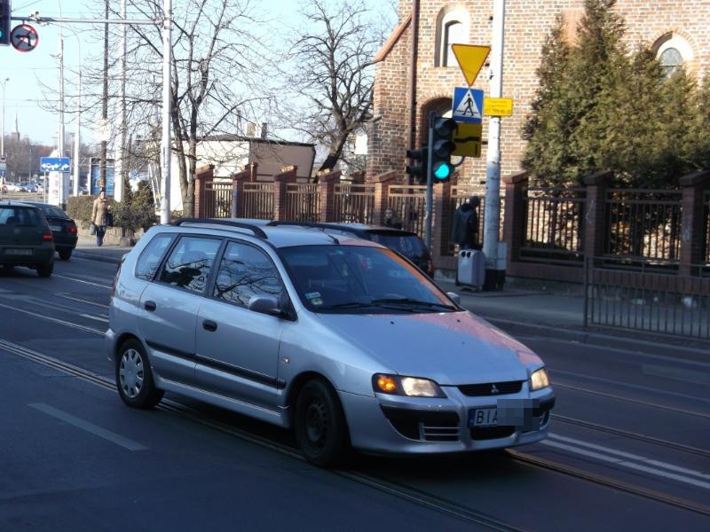 Wrocław: Wypadek na Traugutta. Piesza potrącona na pasach. Nie jeździły tramwaje (ZDJĘCIA)