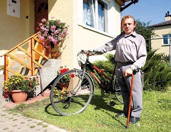 Wojciech Gonet praktycznie nie rozstaje się z rowerem. Codziennie dojeżdża nim ponad 20 kilometrów do pracy 