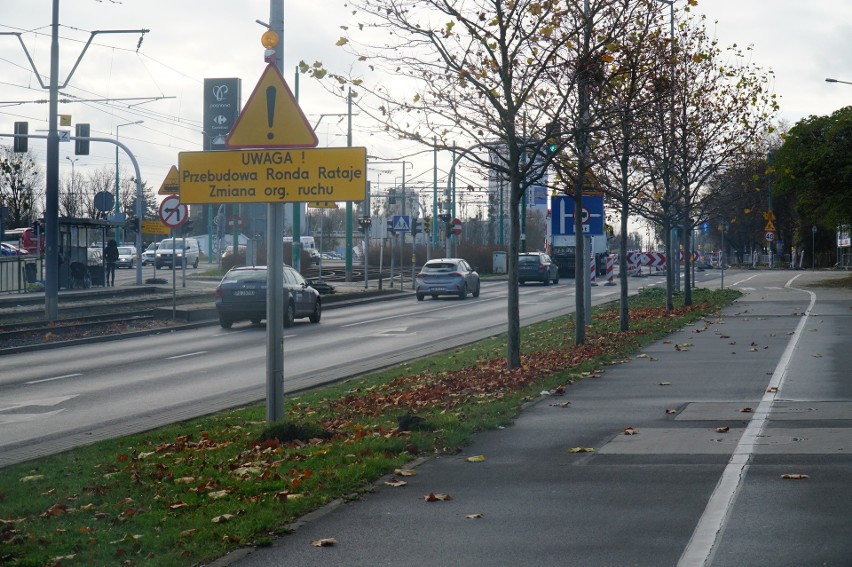 Trwają prace budowlane w rejonie ronda Rataje. To jedna z...