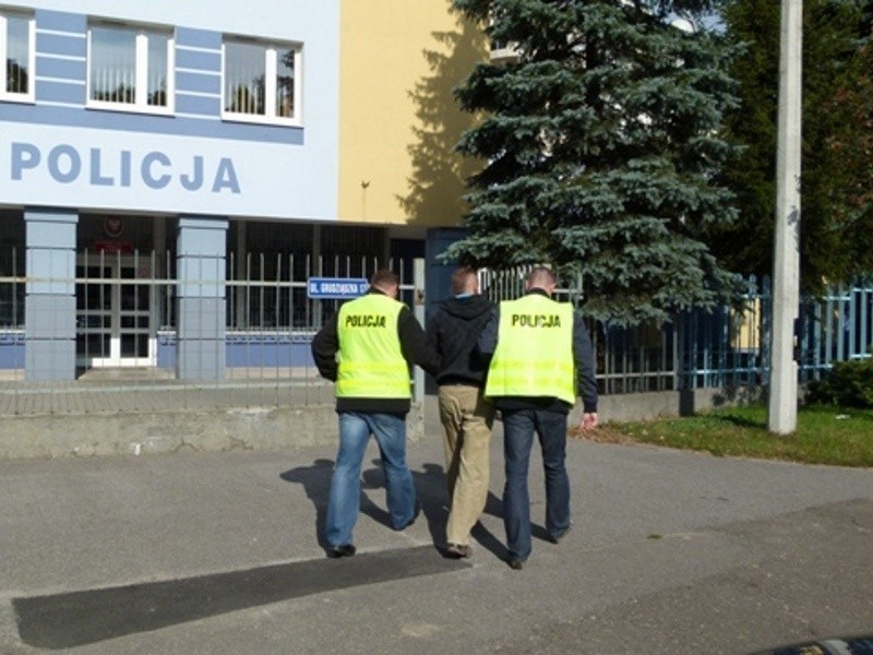 33-latek w Toruniu z nożem zaatakował sprzedawczynię.