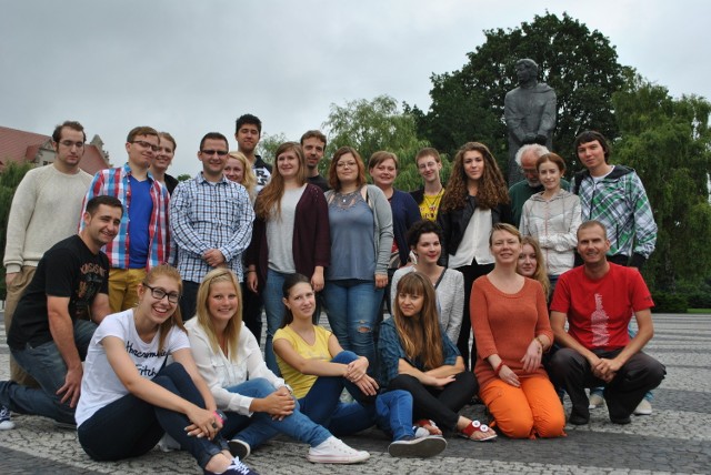 Letnie szkoły języka polskiego cieszą się powodzeniem w całej Polsce. Organizuje je także Uniwersytet Adama Mickiewicza w Poznaniu