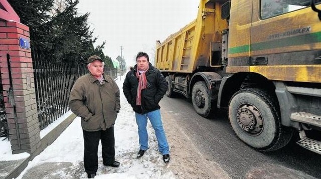 Benedykt i Radosław Łukaszykowie zapowiadają, że wraz z innymi mieszkańcami będą walczyć o spokojne noce aż do skutku