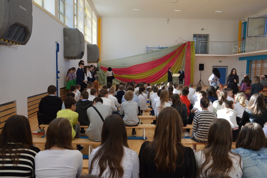 Nowa stołówka w szkole w Bałtowie oficjalnie otwarta. Dzieci lubią domowe obiady