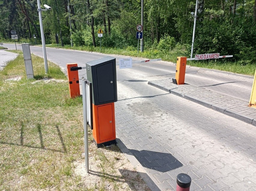 Szpital w Ostrołęce. Wzrosły opłaty parkingowe. "To skandal!- twierdzi oburzona Czytelniczka. 20.05.2022 