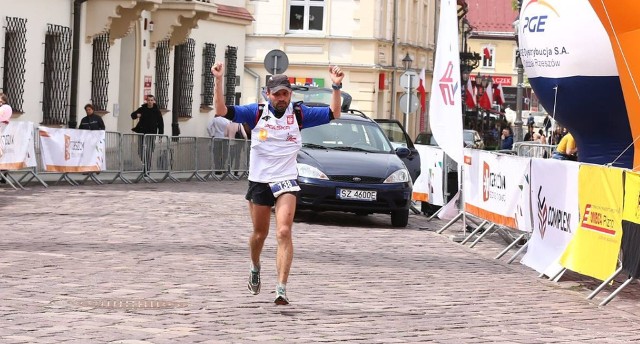 Robert Pasieczny z Klubu Fartlek Gorzyce i Okolice zajął trzecie miejsce na dystansie 70 kilometrów podczas Ultramaratonu Podkarpackiego.