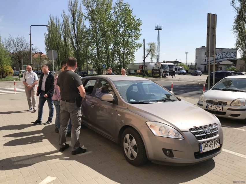 Morderstwo na Armii Krajowej w Opolu. Zarzut zabójstwa dla dwóch mężczyzn. Trzeci przesłuchiwany