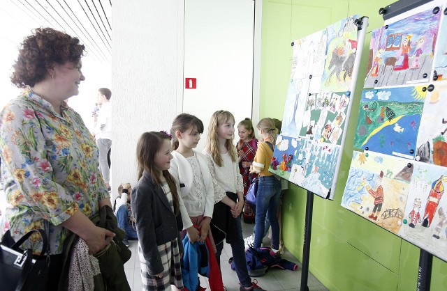 W poniedziałek Wydział Filologiczny Uniwersytetu Łódzkiego odwiedzili laureaci II Wojewódzkiego Konkurs Plastycznego „Świat baśni rosyjskich”.
