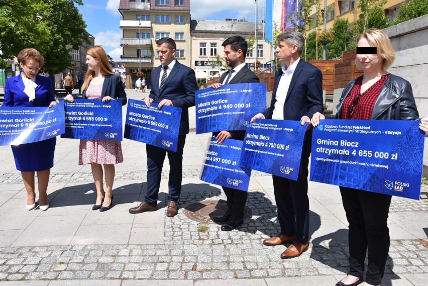 Oskarżona Joanna P-K (pierwsza z prawej) towarzyszyła...