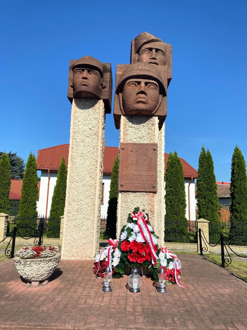 82. rocznica Bitwy o Osiek. Upamiętniono poległych żołnierzy i mieszkańców (ZDJĘCIA)