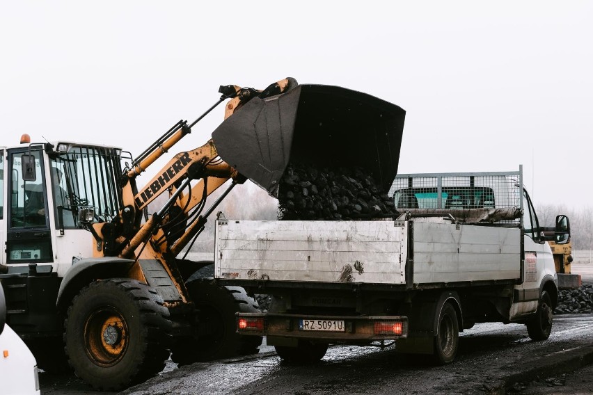 Rząd zmienił powyższe rozporządzenie tak, aby Polacy mogli...