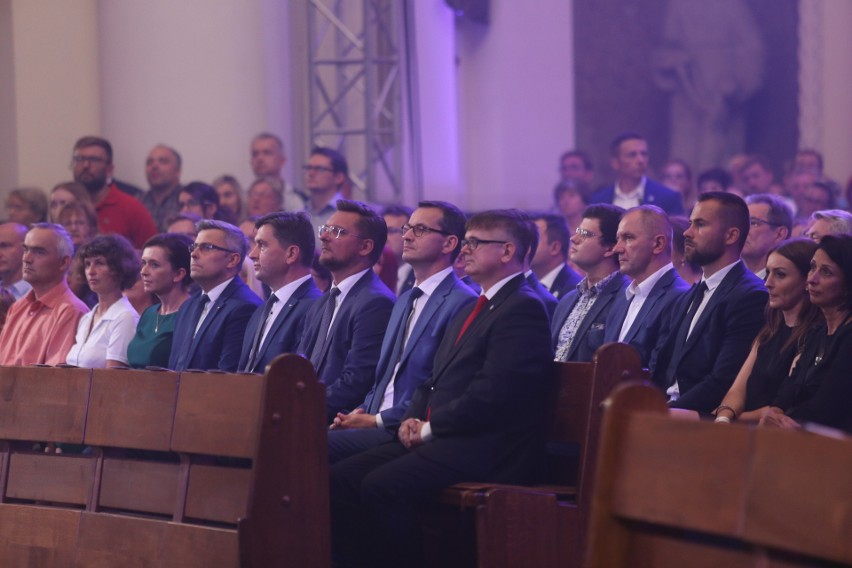 Katowice: Premier Morawiecki w Archikatedrze Chrystusa Króla ZDJĘCIA