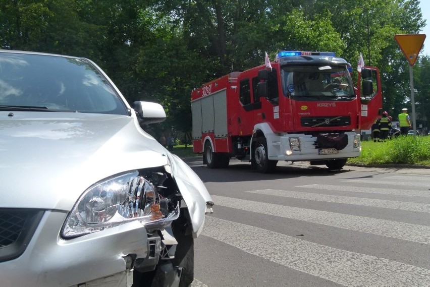 Wypadek na Lutomierskiej. Motocyklista w szpitalu [ZDJĘCIA+FILM]