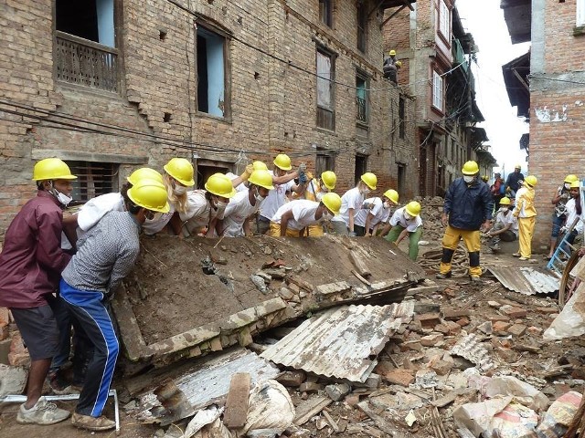Wolontariusze z Polski brali m.in. udział w rozbiórkach budynków, które zagrażały mieszkańcom