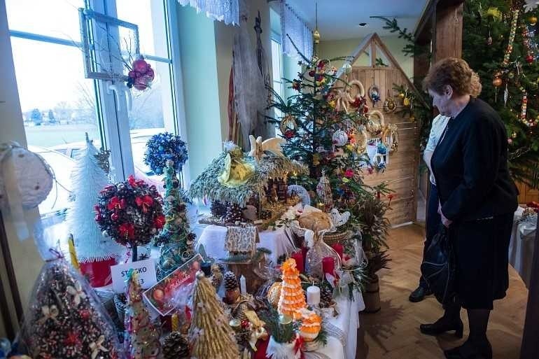 Gm. Bochnia. Finał konkursu na najpiękniejszy stroik i kiermasz świąteczny w Siedlcu