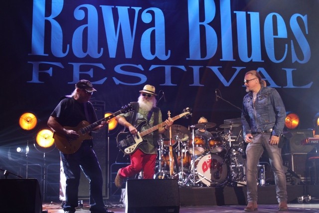 Deser tegorocznej edycji Rawa Blues Festival należy do zespołu Dżem. To pierwszy od ponad 20 lat występ legendarnej grupy na tym festiwalu. ZOBACZCIE ZDJĘCIA I FRAGMENT KONCERTU NA FILMIE >>>