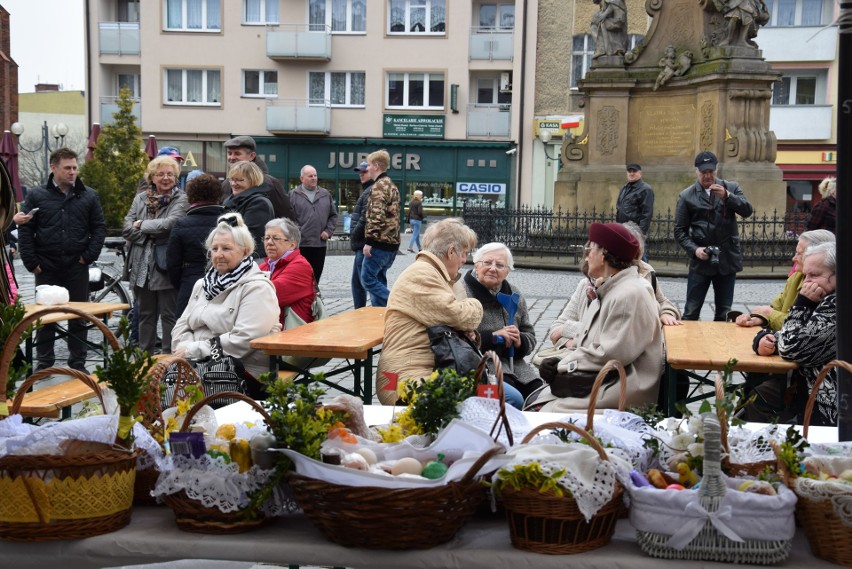 W Raciborzu poświęcono pokarmy i częstowano żurkiem