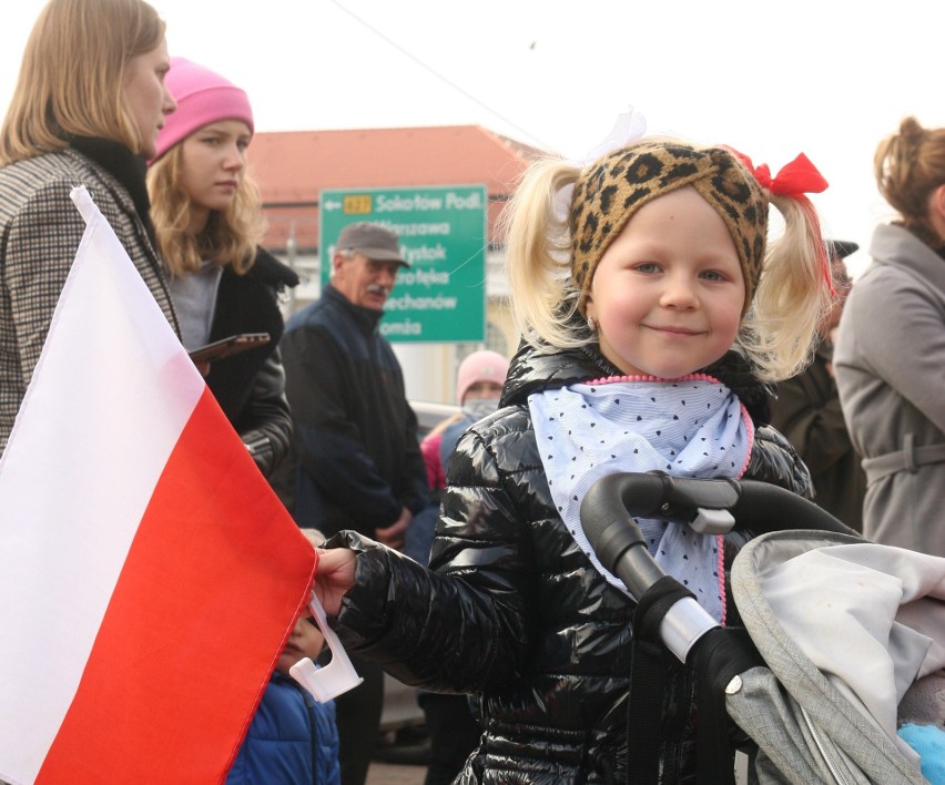 Obchody 11 Listopada w Ostrowi Mazowieckiej. Msza św. za ojczyznę, a po niej uroczystości przy Dębie Wolności. Zdjęcia 11.11.2021