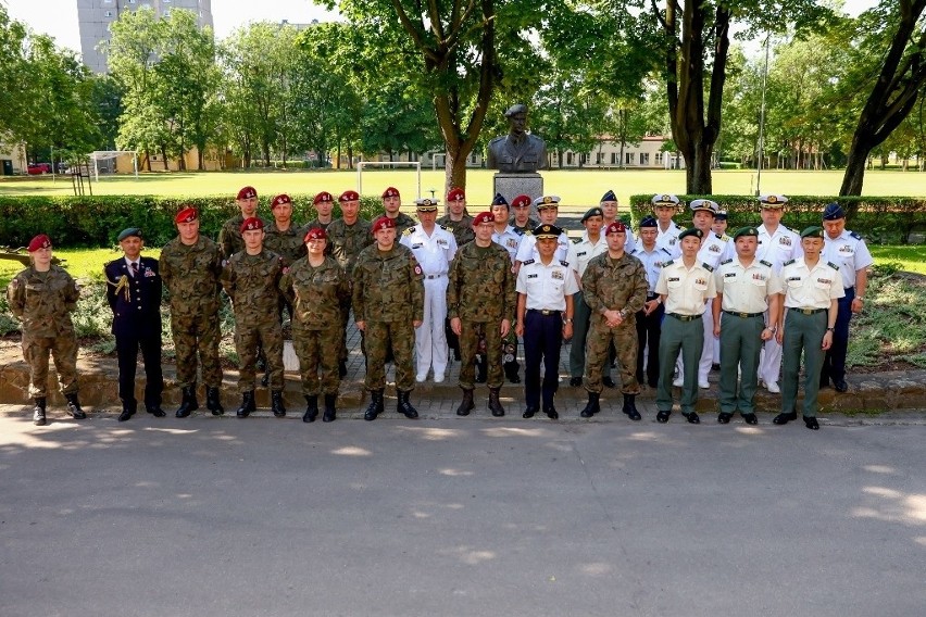 Kraków. Wojskowi z Japonii odwiedzili spadochroniarzy [ZDJĘCIA]